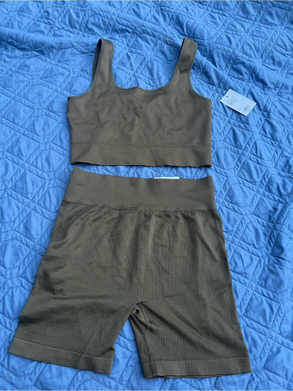 NWT SO Seamless Ribbed Crop Top & High-Waist Bike Shorts Set - Olive plus extra